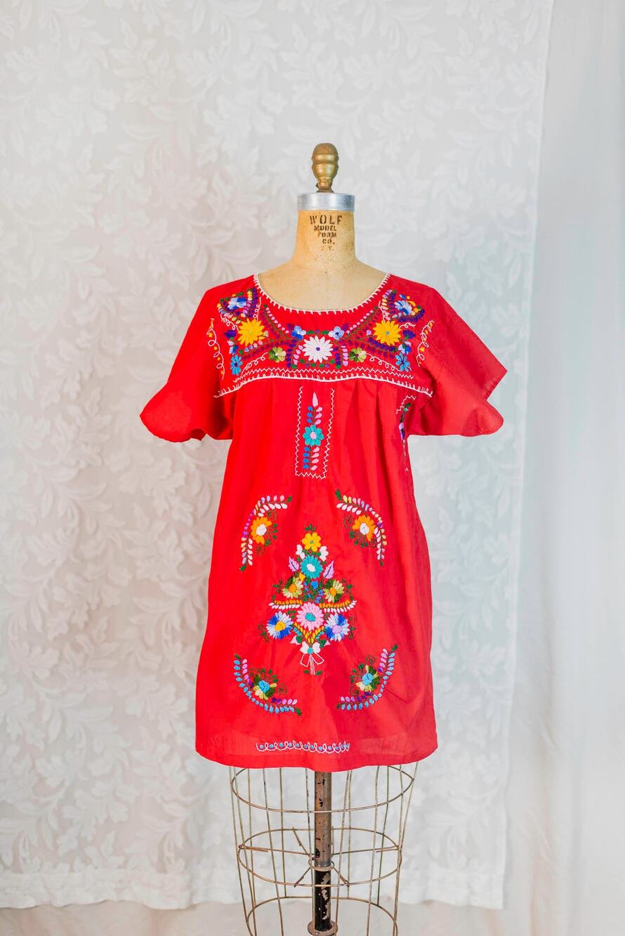 Vintage Red Mexican Embroidered Mini Dress Oaxacan Folk Dress Boho Tunic, Small